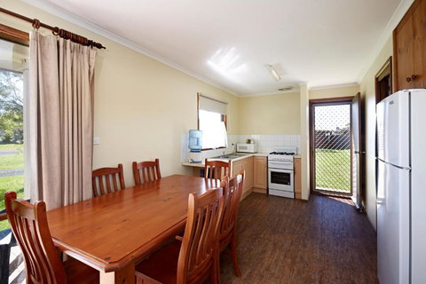 Allestree Holiday Units - Queensland Tourism 1