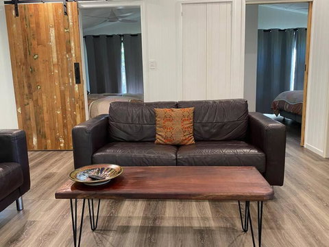 Alma Alma - Queensland Tourism 2