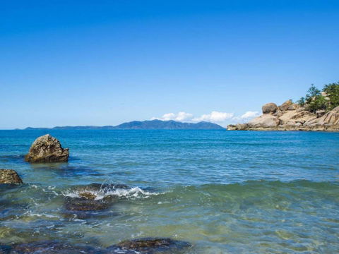 Alma Bay Holiday Unit 2 - Queensland Tourism 2