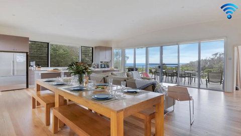 Aloha - Queensland Tourism 0