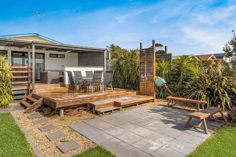 Alumuna In Cape Woolamai - Queensland Tourism 0