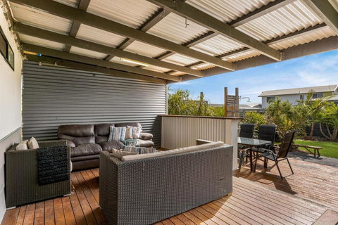 Alumuna In Cape Woolamai - Queensland Tourism 1