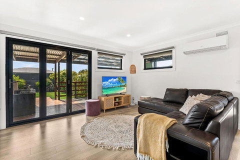 Alumuna In Cape Woolamai - Queensland Tourism 3