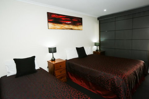 Amber Lodge Motel - Queensland Tourism 2