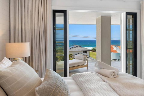 An Oasis By The Beach With Ocean Views Daybed BBQ - Queensland Tourism 0