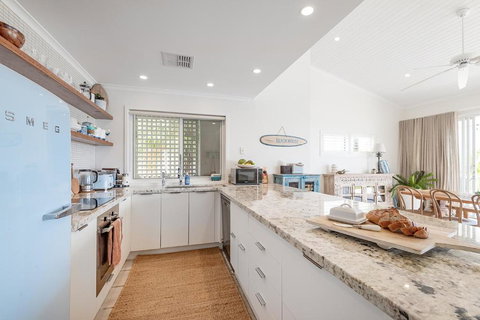 Andari Holiday Apartments - Queensland Tourism 3