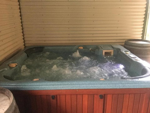 Angaston By The Winter Creek - Queensland Tourism 2