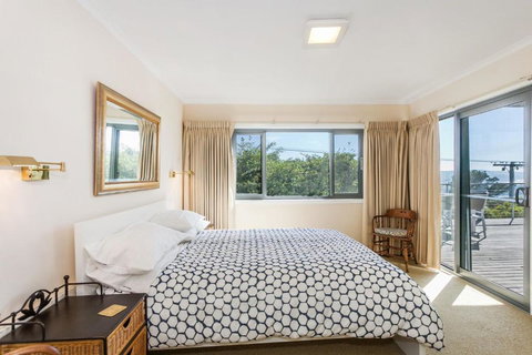 Anglesea Outlook - Queensland Tourism 4