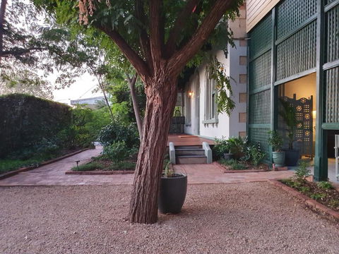 Anglesey House Iconic Forbes CBD Heritage Home - Queensland Tourism 3