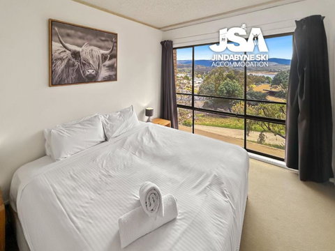 Alpine Mountain View Kirwan 10 - Queensland Tourism 3