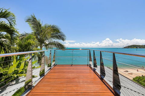 Anusara - Airlie Beach - Queensland Tourism 4