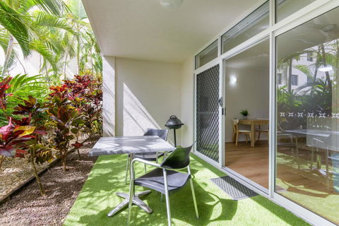 Apartment 4 At Palm Villas - Queensland Tourism 4