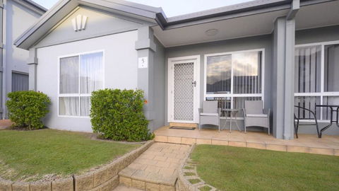 Apartment 5 - The Meridian - Queensland Tourism 0