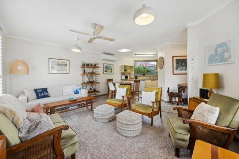 Apartment In Cowes Central On Chapel - Queensland Tourism 1