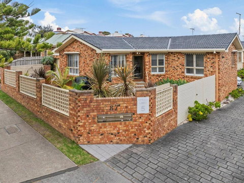 Apartment In Cowes Central On Chapel - Queensland Tourism 0