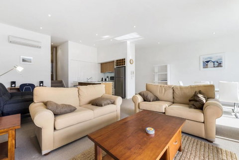 Apollo Blue 11 - Queensland Tourism 3