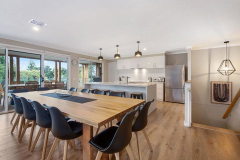 Apollo Grand - Queensland Tourism 1