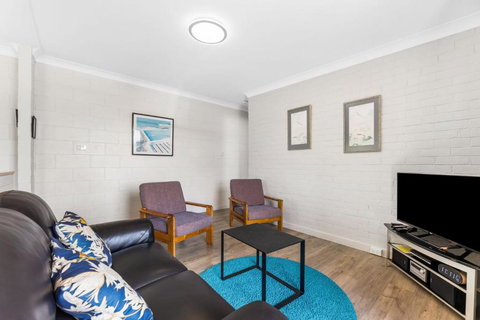 Apollo Unit 21 1st Floor - Queensland Tourism 1