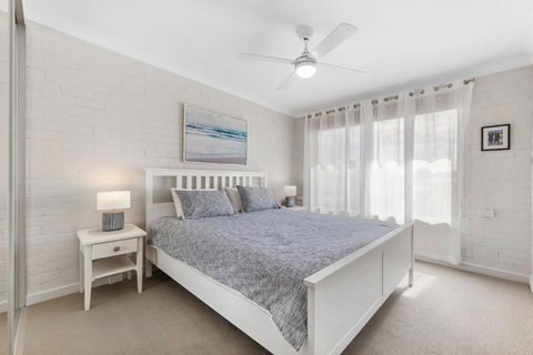 Apollo Unit 21 1st Floor - Queensland Tourism 4