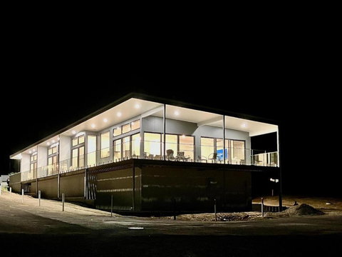 Apt02-The SS James Comrie - Queensland Tourism 4