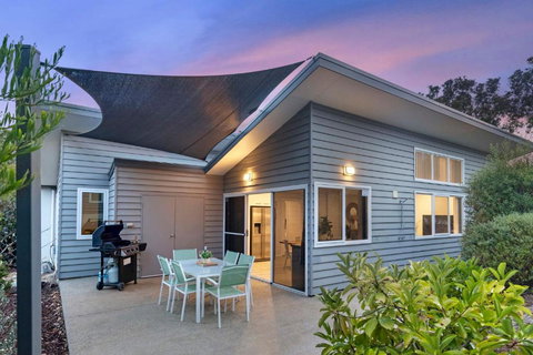 Aqua21 @ Cape Villas Dunsborough - Queensland Tourism 2