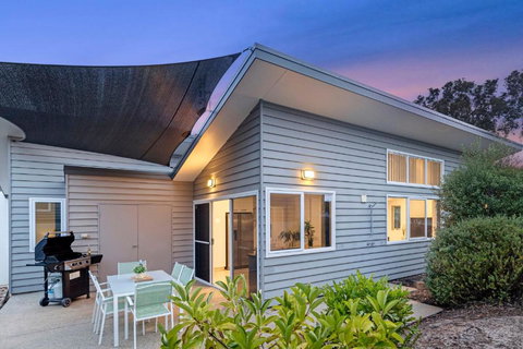 Aqua21 @ Cape Villas Dunsborough - Queensland Tourism 1