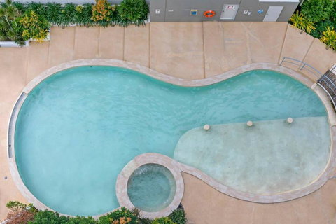 Arafura Suites - Dual-Studio Resort-style Getaway - Queensland Tourism 1