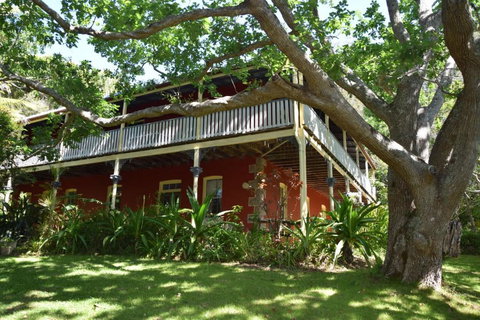 Arakoon House 1 - Bring Your Own Linen - Queensland Tourism 0
