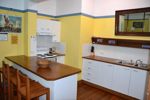 Arakoon House 1 - Bring Your Own Linen - Queensland Tourism 1