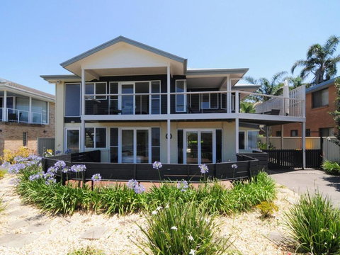 Arcadia By Jervis Bay Rentals - Queensland Tourism 1