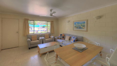 Arcadia Palms 1 - QLD Tourism 2