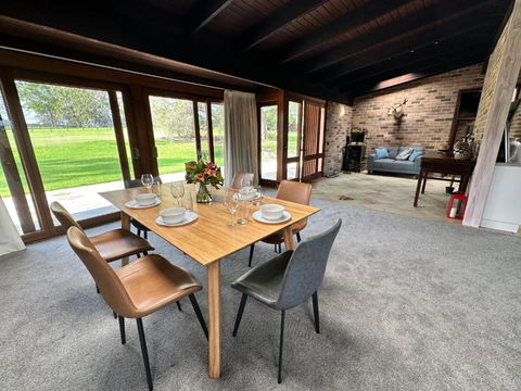 Arcadia Stunning Manor Tennis & Pool & Hottub - Queensland Tourism 2