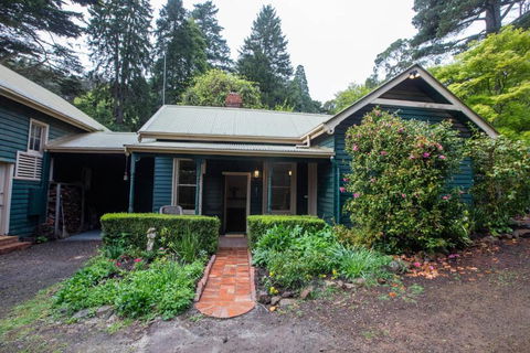 Ard Choille Cottages - Queensland Tourism 1