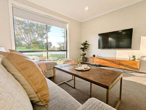 Arina On Lakes - QLD Tourism 1