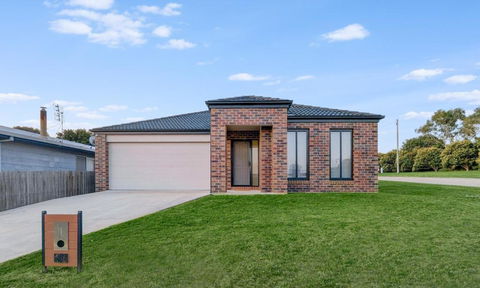 Arina On Lakes - QLD Tourism 0