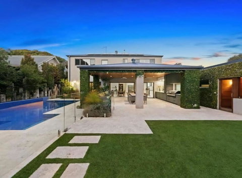 Aroha Moana - Solar Heated Pool, Sauna, Billiards - Queensland Tourism 1