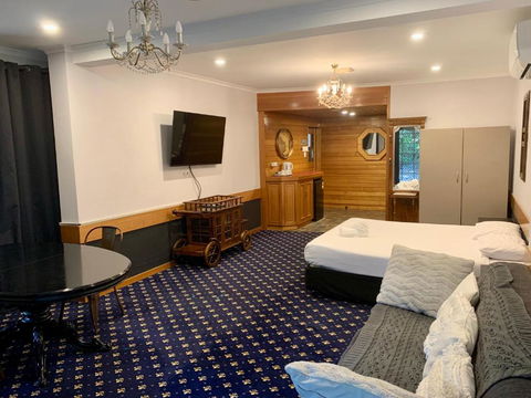 Ascot Motor Inn - QLD Tourism 1