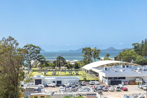 Ash Haven, 19 Ash St - Views, Pool, Air Con, Boat Parking, Wi-Fi - Queensland Tourism 0