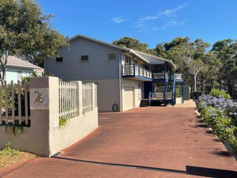 Ashani - My House Is Your House. - Queensland Tourism 0