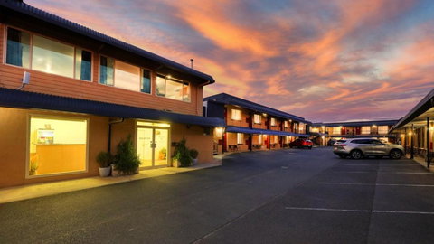Ashton Motel - Queensland Tourism 0