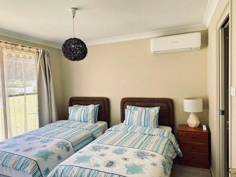 At Holiday House - Queensland Tourism 3