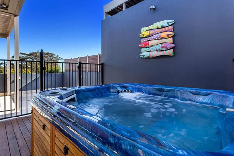 Aura 10 Shoal Bay - Queensland Tourism 2