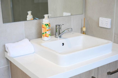 Austral Mordern House 10ppl - Queensland Tourism 1