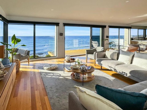 Ava - Luxe Oceanfront Beach House - Queensland Tourism 0