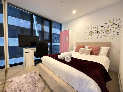 Avant CBD Cozy & Spacious 2BR Residences - Queensland Tourism 0
