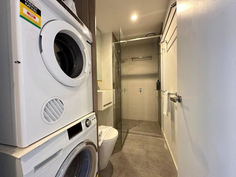 Avant CBD Cozy & Spacious 2BR Residences - Queensland Tourism 1