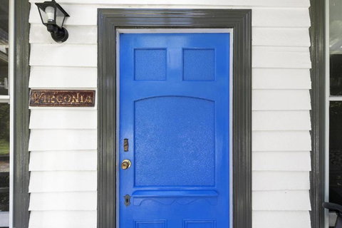 Avirgonia - Queensland Tourism 1