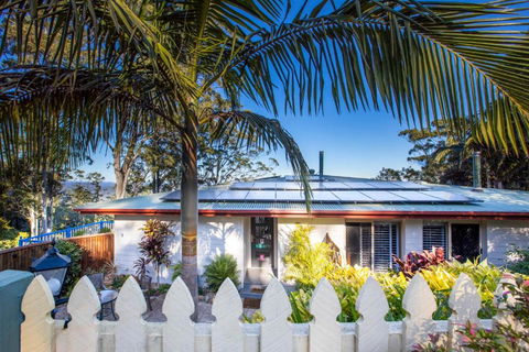 Avocado Sunset Bed & Breakfast - Queensland Tourism 2