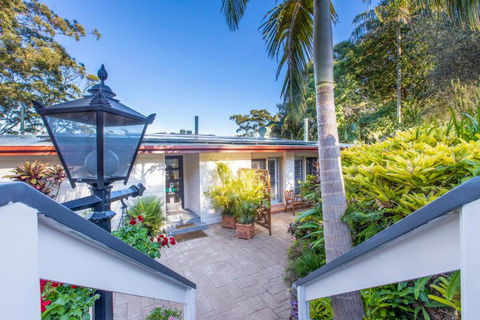 Avocado Sunset Bed & Breakfast - Queensland Tourism 1