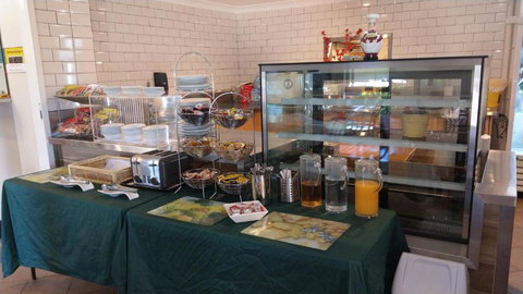 Arena Hotel (formerly Sleep Express Motel) - Queensland Tourism 3